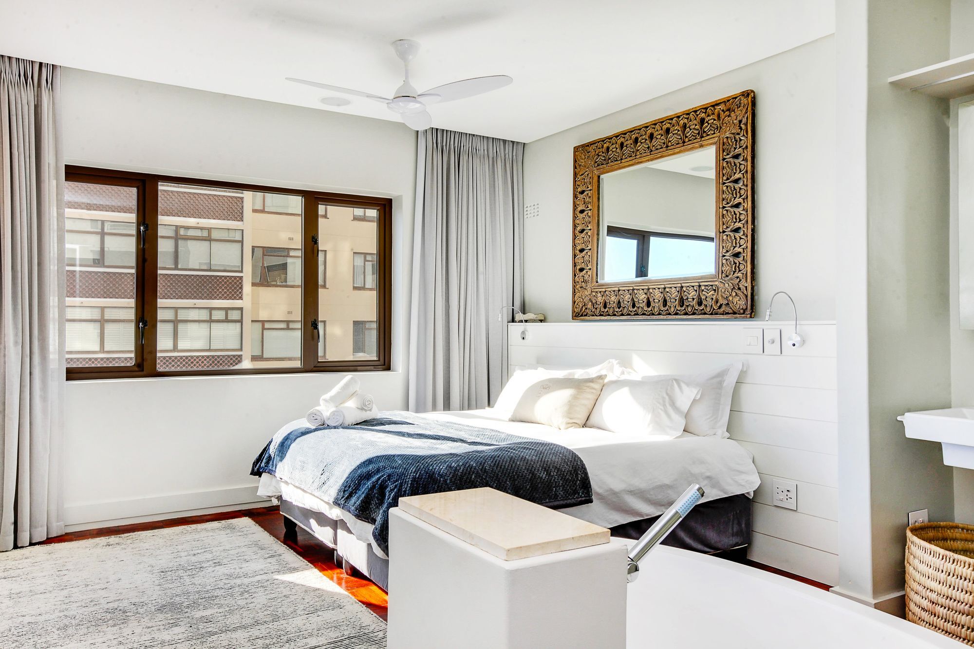 Backup Powered Sea View Apartment On The Promenade Cape Town Bagian luar foto