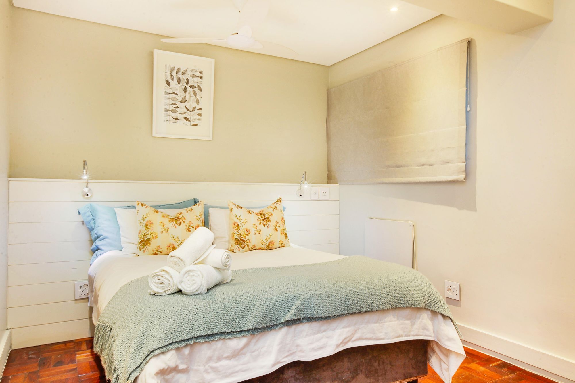 Backup Powered Sea View Apartment On The Promenade Cape Town Bagian luar foto