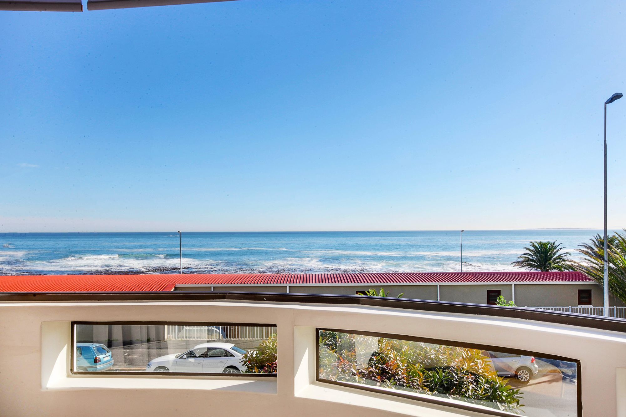 Backup Powered Sea View Apartment On The Promenade Cape Town Bagian luar foto