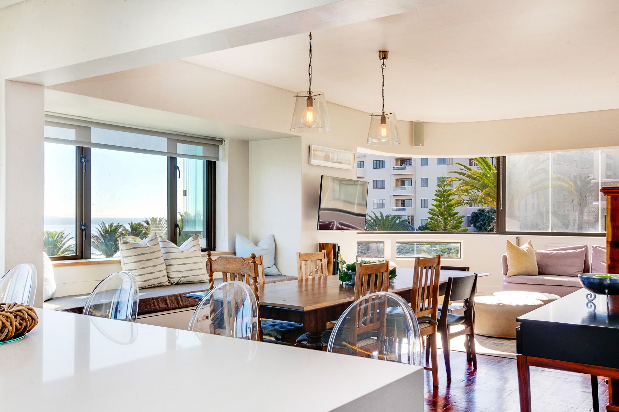 Backup Powered Sea View Apartment On The Promenade Cape Town Bagian luar foto